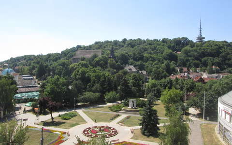miskolci tér nyáron